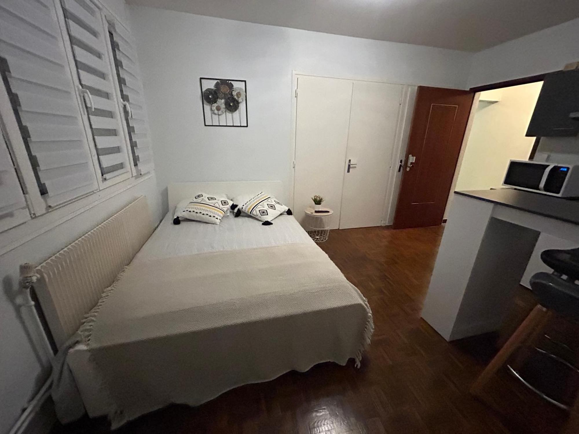 Studio Rue De Dijon Talant Bagian luar foto